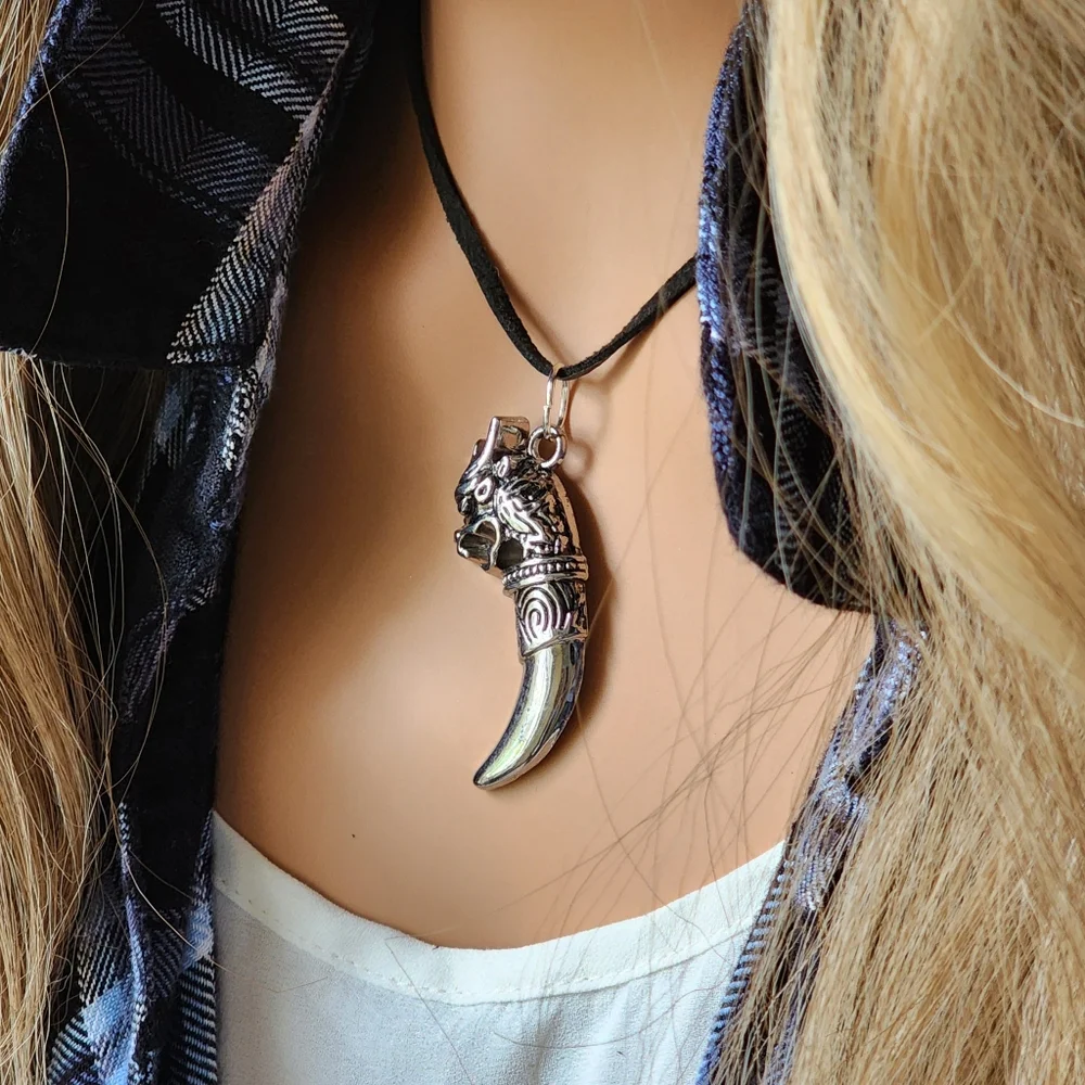 ❤️ Silver plated Woolf Tooth Pendant Black Cord Tiger Leon Celtic Ethnic Boho